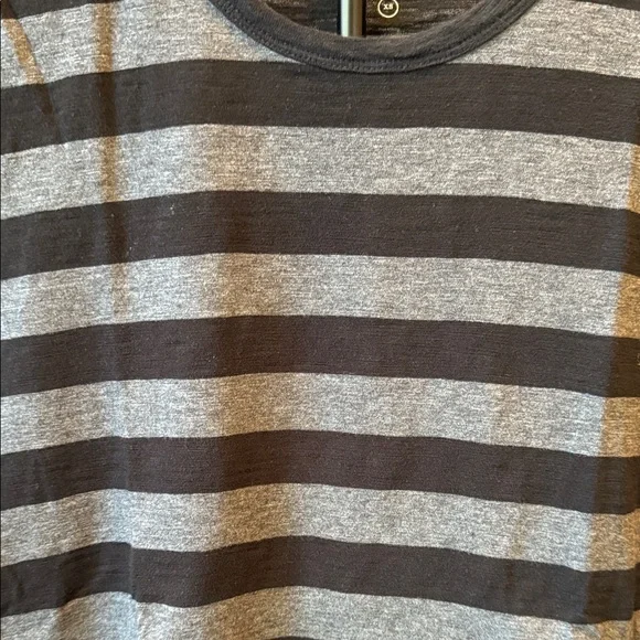 Everlane Men's Charcoal and Black Striped Tee - Picture 2 of 3